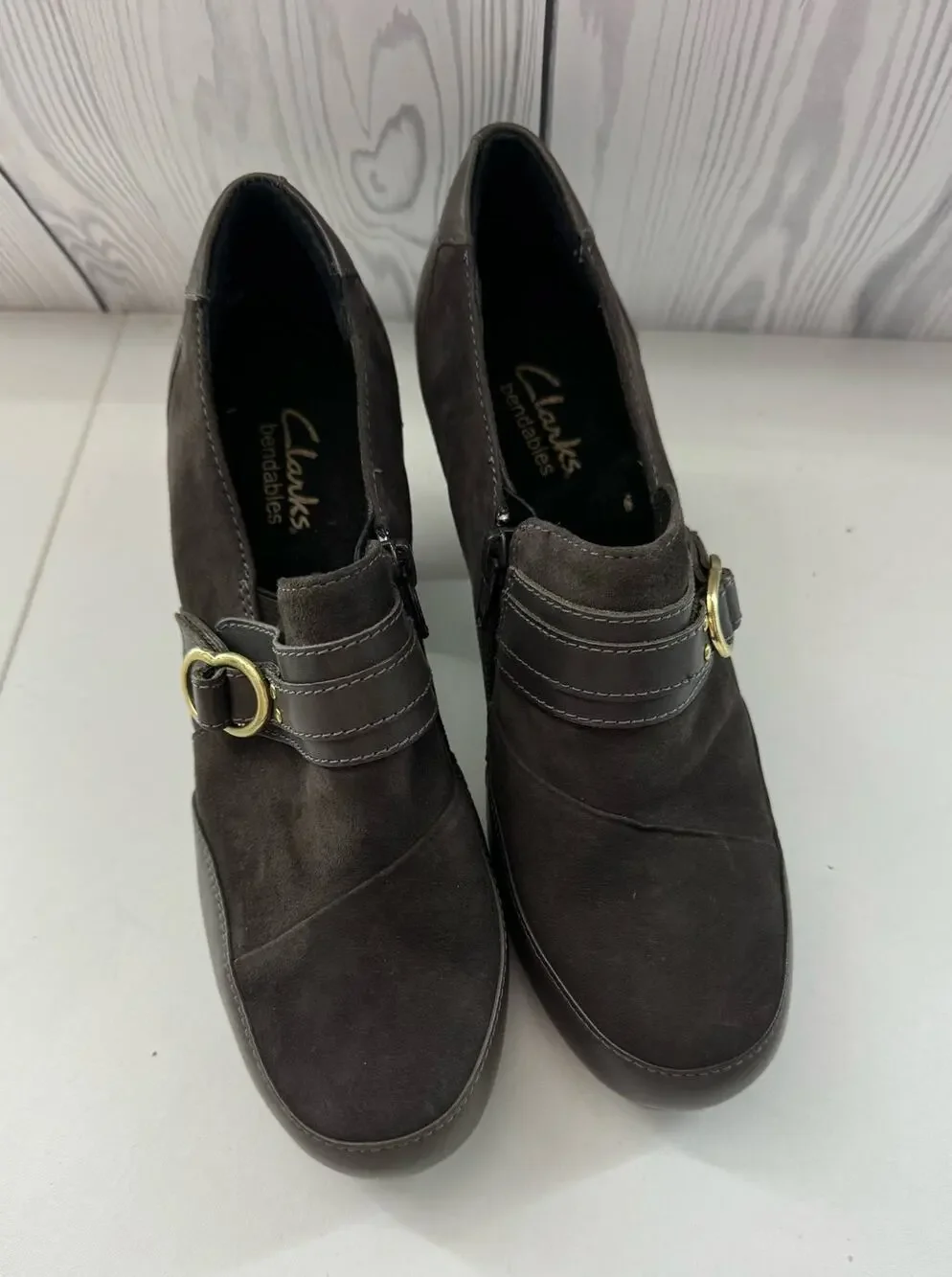 Clarks Brown Suede Buckle Sapphire Selene Loafer Shootie Pump Size 7 R1